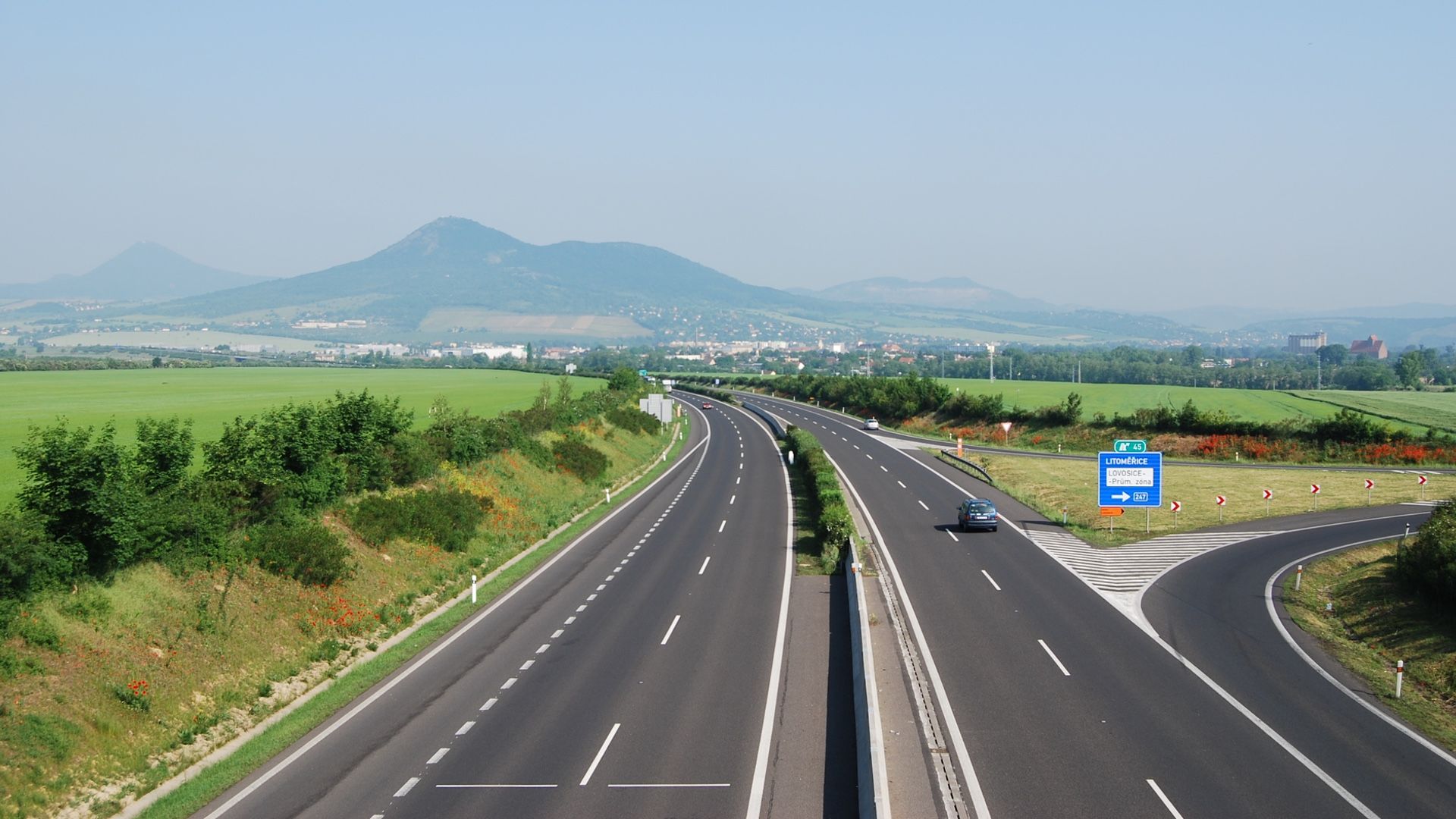 Zvýší se maximální rychlost na českých dálnicích? Ministr to zvažuje.